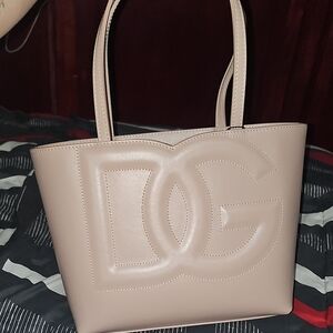 Dolce & GabbanaDolce & Gabbana Logo Embossed Small Shopping Bag